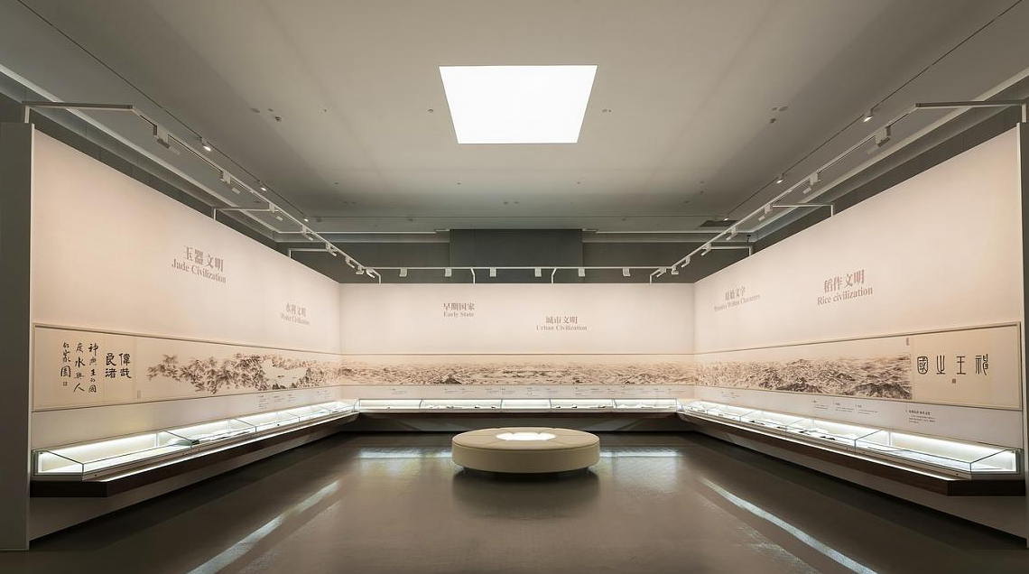設計獨特的展館空間，各個展區各有特色方法：常規、圓弧以及其他